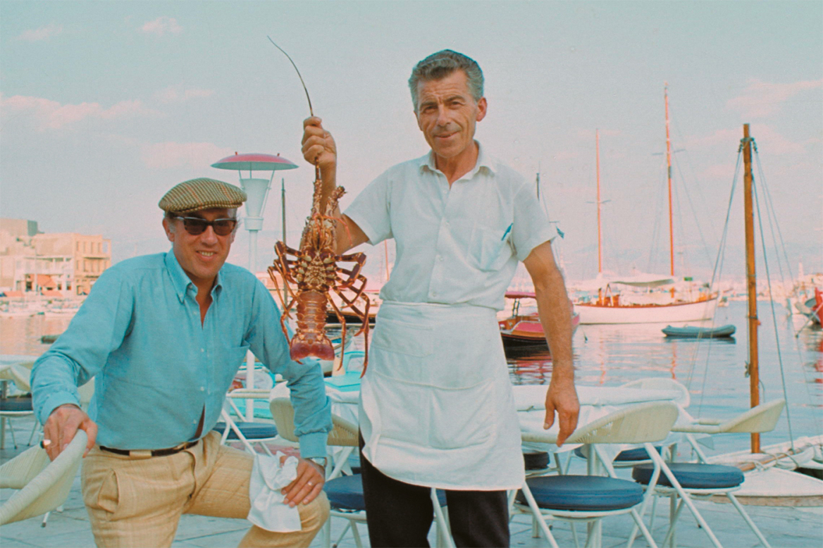 Επάγγελμα σερβιτόρος: Η καθημερινότητα, οι μισθοί και οι δύσκολοι πελάτες