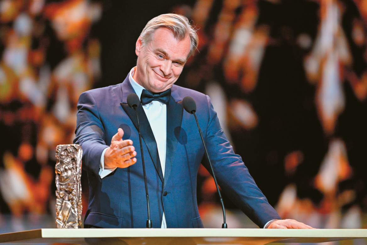 Ο νέος Τρωικός Πόλεμος, μαύρη ή λευκή ωραία Ελένη;