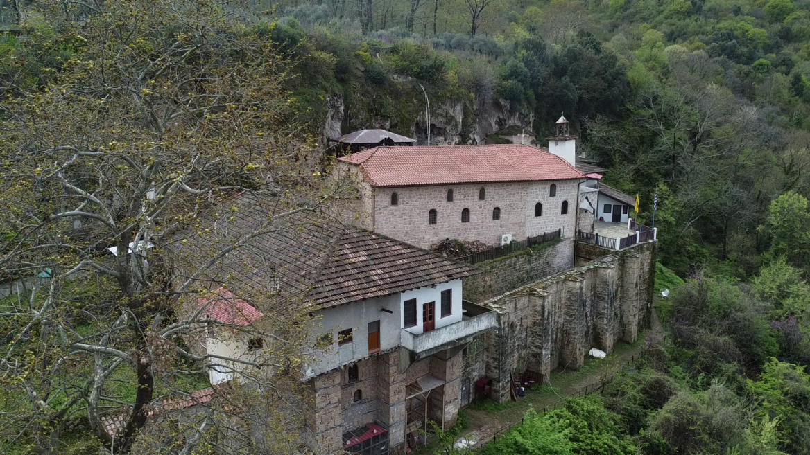 Μεγάλη Εβδομάδα στα Μοναστήρια της Ελλάδας: Στη Μονή Τιμίου Προδρόμου Σκήτης Βεροίας που ιδρύθηκε πριν από 900 χρόνια