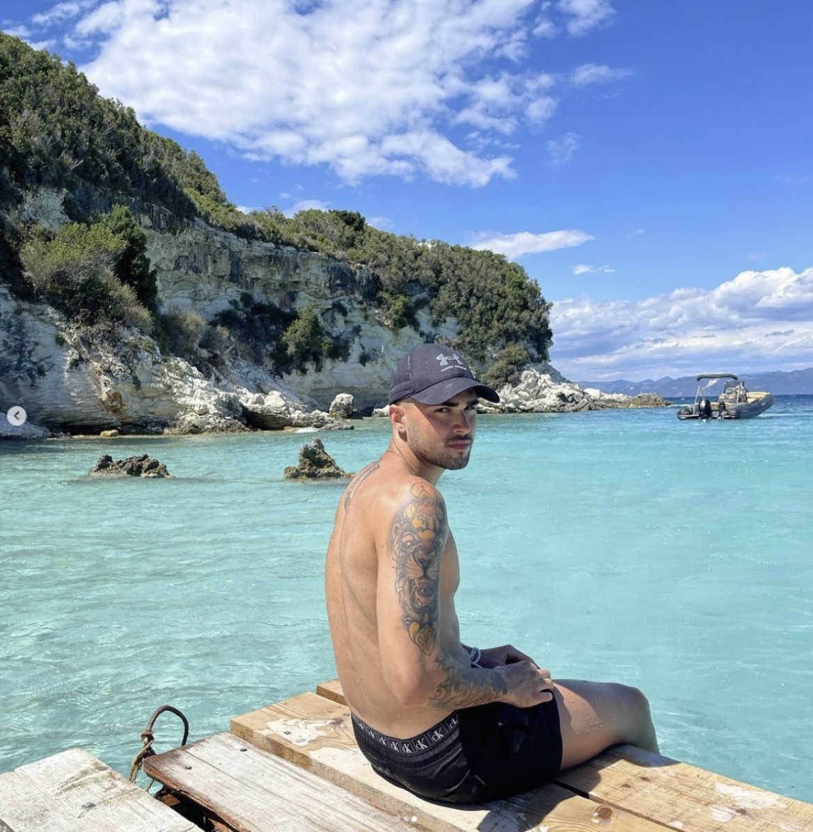 Εθνική μπάσκετ: Με... πιστολέρο Τολιόπουλο στο Παρίσι - Η προσωπική διαδρομή του παίκτη που σκοράρει τρίποντα από τα 10 μέτρα σε 2 δευτερόλεπτα