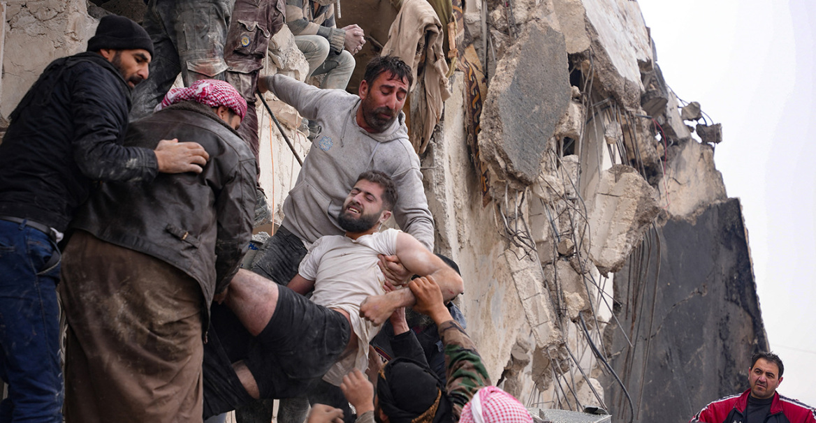 Η τραγωδία σε Τουρκία και Συρία μέσα από 20 φωτογραφίες - Πάνω από 5.000 οι νεκροί