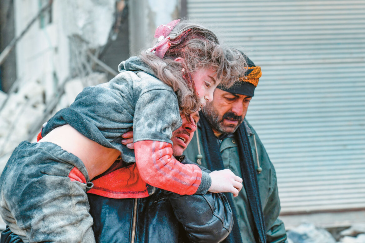 Σεισμός στην Τουρκία: Η τραγωδία μόλις άρχισε - Οργή κατά Ερντογάν για τους «φιλικούς εργολάβους»