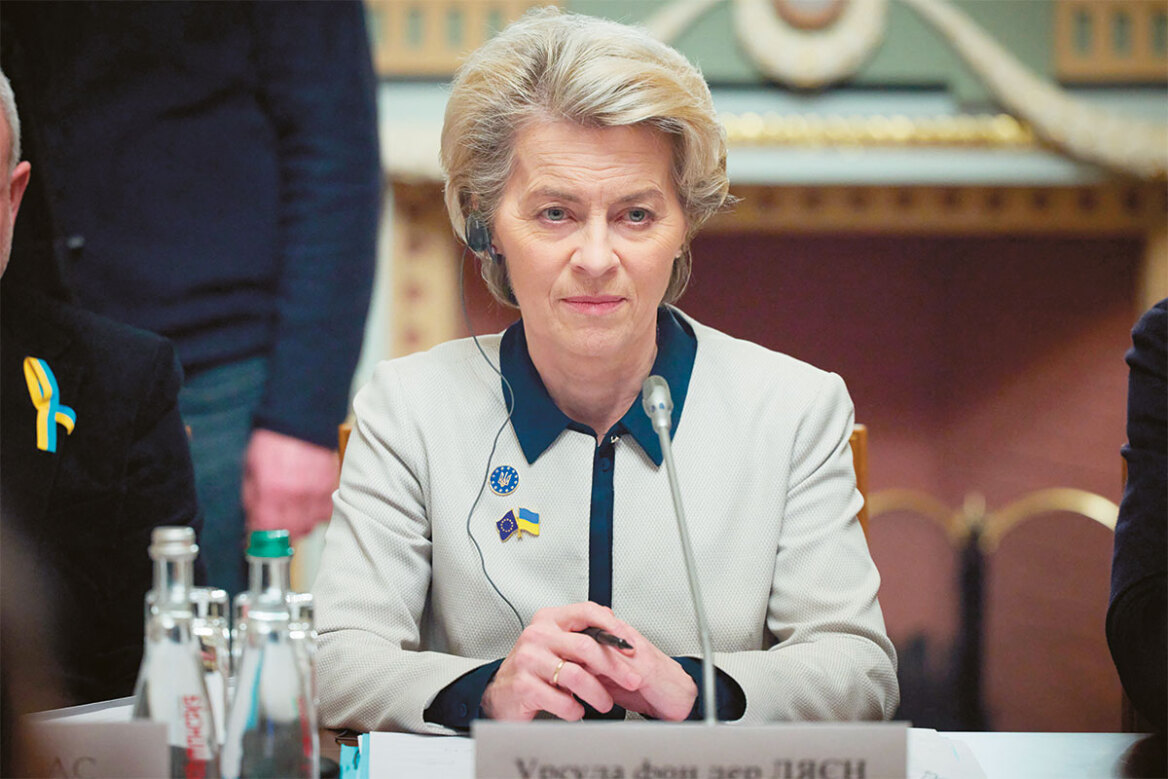 Γιατί οι New York Times μήνυσαν τη Φον ντερ Λάιεν για τα SMS με τον Μπουρλά