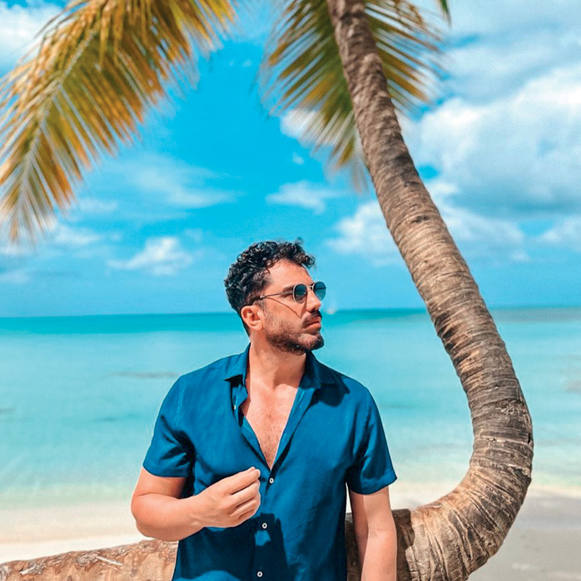 Ιάκωβος Γκόγκουα: Λάτιν, ομορφιά και ταξίδια