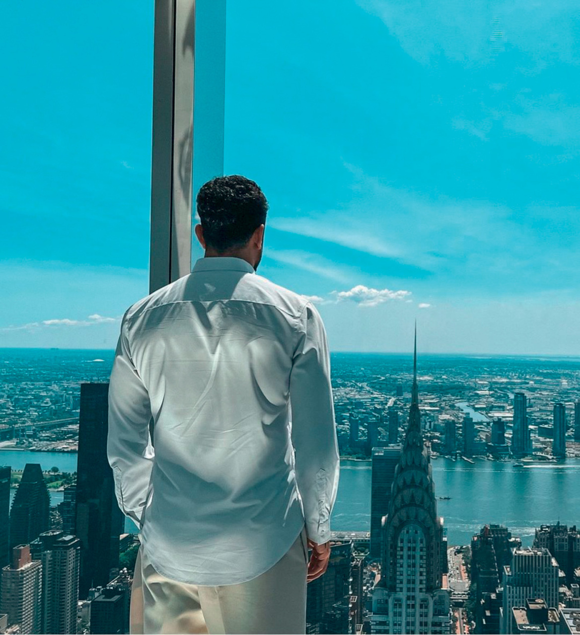 Ιάκωβος Γκόγκουα: Λάτιν, ομορφιά και ταξίδια