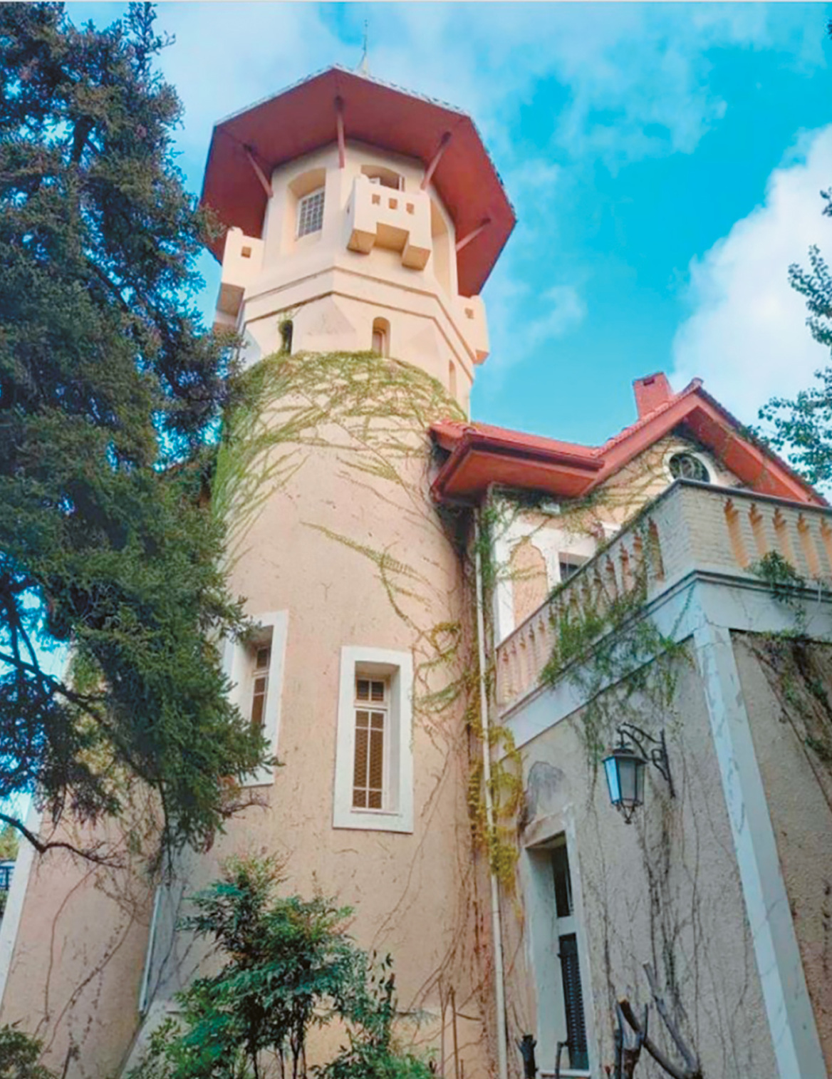 Στο σφυρί για χρέη βίλες, εργοστάσια και σκάφη επωνύμων 