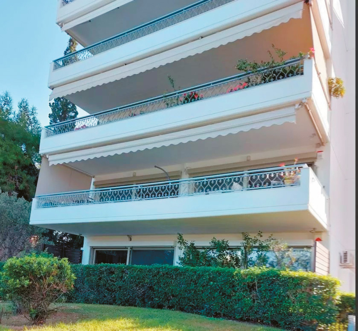 Στο σφυρί για χρέη βίλες, εργοστάσια και σκάφη επωνύμων 