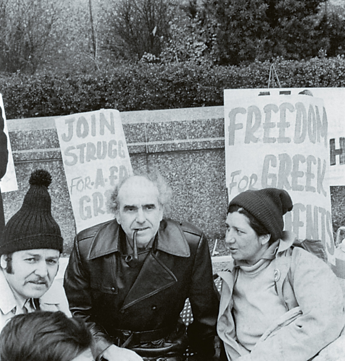 1.500 ερωτήσεις στον «άγνωστο» Ανδρέα - To νέο βιβλίο του Θανάση Λάλα