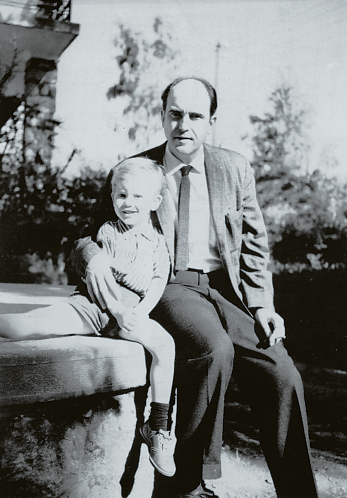 1.500 ερωτήσεις στον «άγνωστο» Ανδρέα - To νέο βιβλίο του Θανάση Λάλα