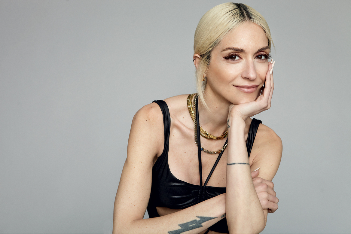 Σοφία Καρβέλα: «Στη μόδα βρήκα τη χαρά μου»