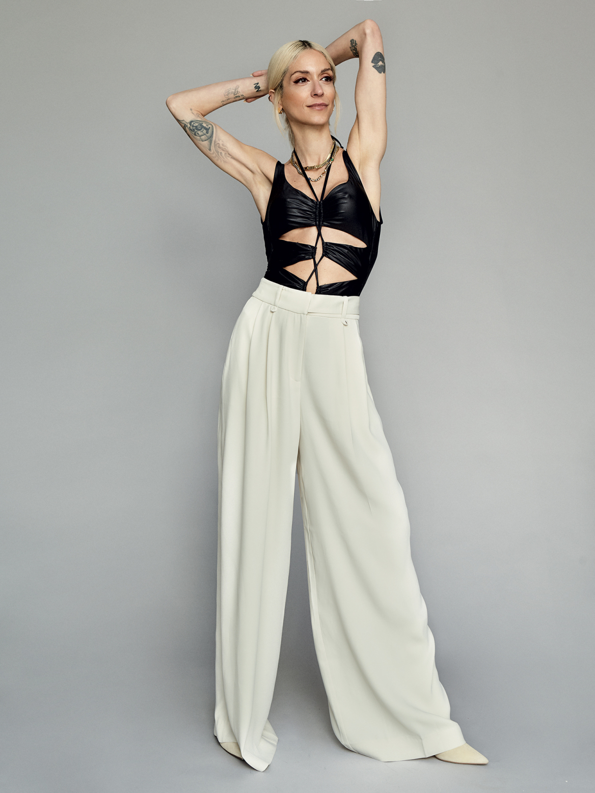 Σοφία Καρβέλα: «Στη μόδα βρήκα τη χαρά μου»