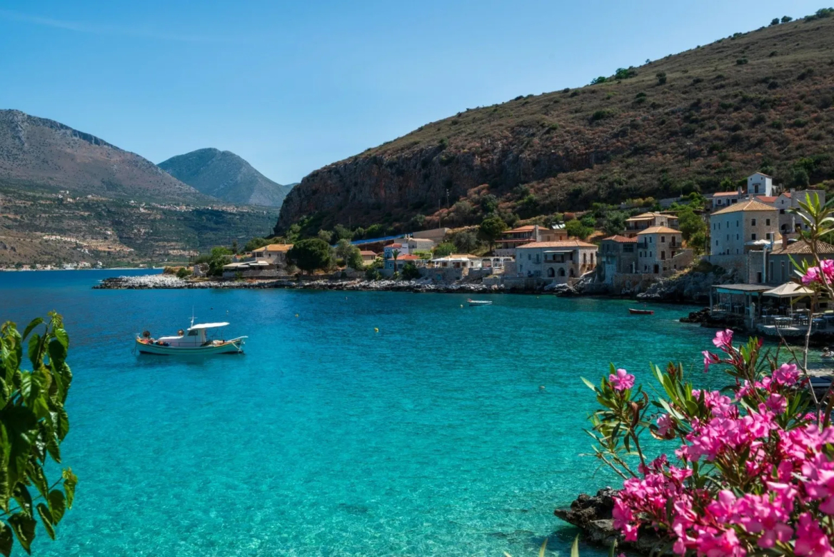 Πρωτομαγιά 2023 - Νέα έξοδος για το τριήμερο: Τρεις top προορισμοί