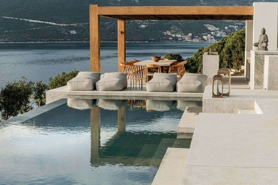 Λευκάδα: Η βίλα με την απίθανη θέα που πουλήθηκε μέσω Sotheby’s σε τιμή ρεκόρ 15.000 ανά τ.μ