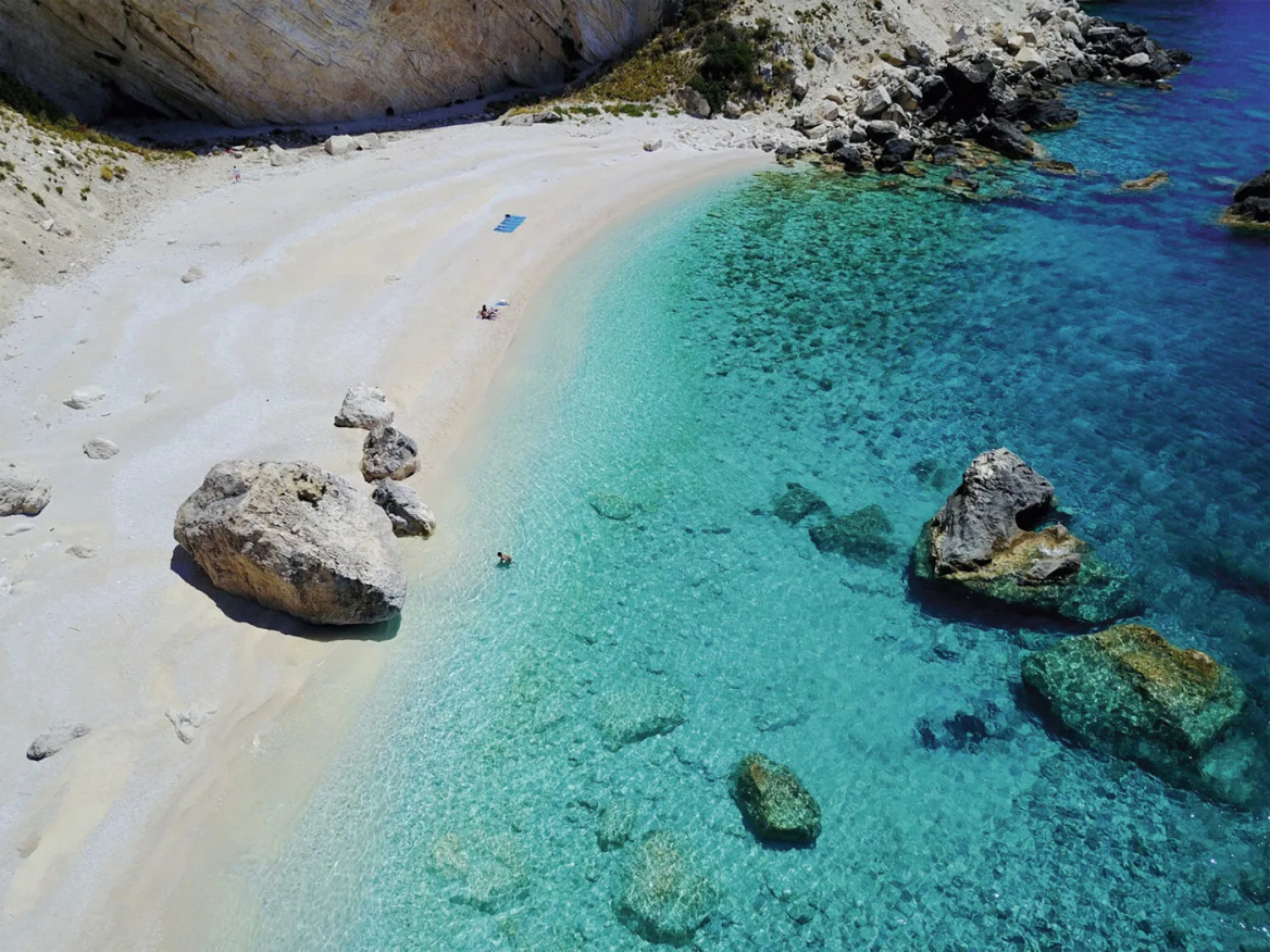 57 παραλίες της Ελλάδας που θυμίζουν επίγειο παράδεισο