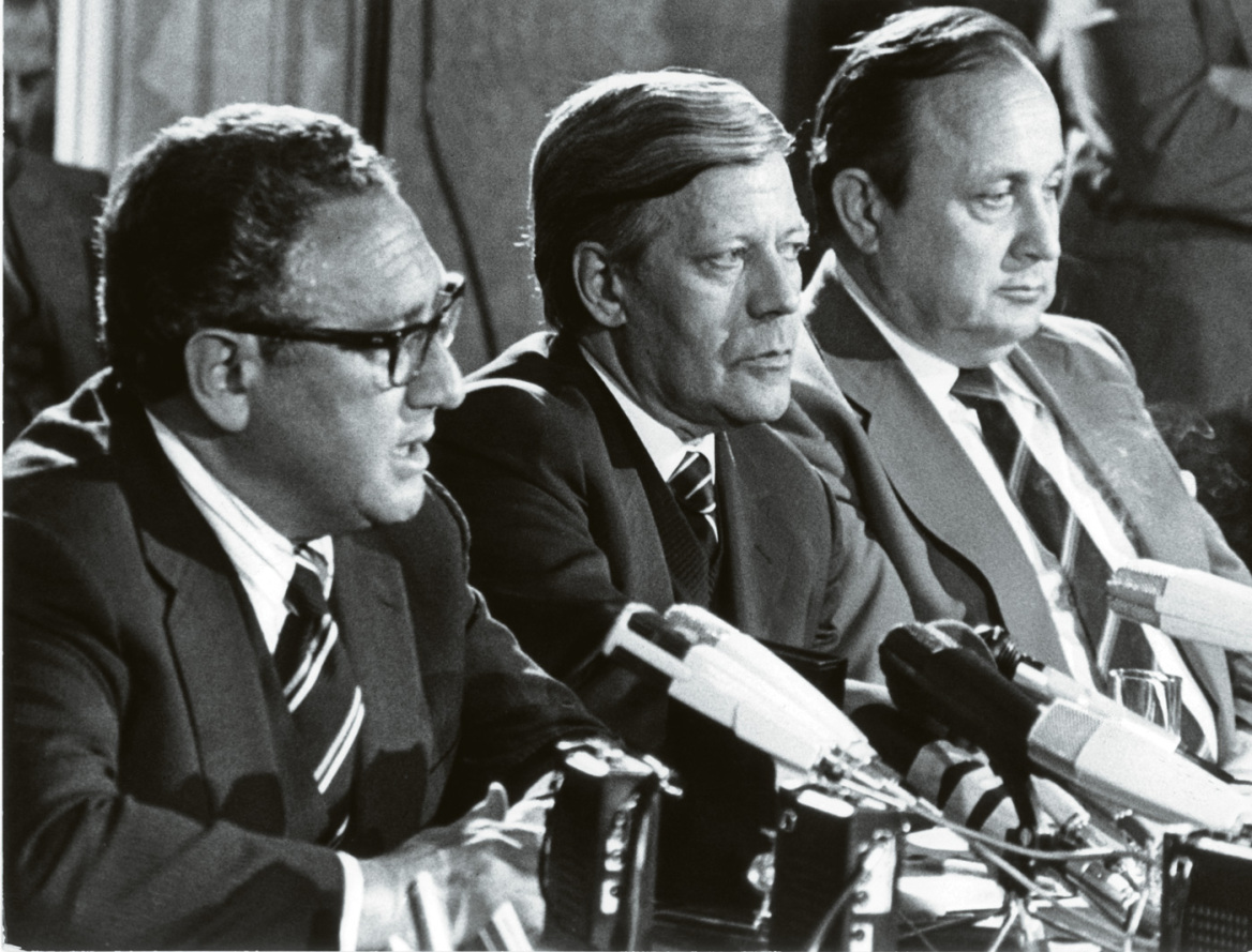 Χένρι Κίσινγκερ: Του έκαναν έκπληξη με τούρτα στο Economic Club της Νέας Υόρκης - Ήρωας ή διαβολικός;, δείτε βίντεο