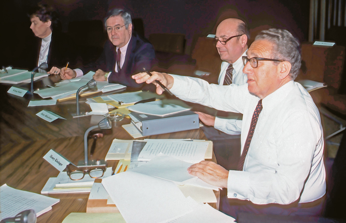 Χένρι Κίσινγκερ: Του έκαναν έκπληξη με τούρτα στο Economic Club της Νέας Υόρκης - Ήρωας ή διαβολικός;, δείτε βίντεο