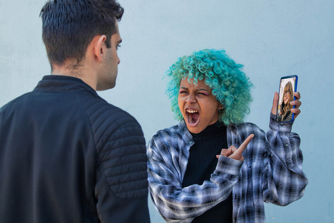 Ζευγάρια παρακολουθούν ο ένας τον άλλον... οικειοθελώς - Τι κρύβει η νέα τάση