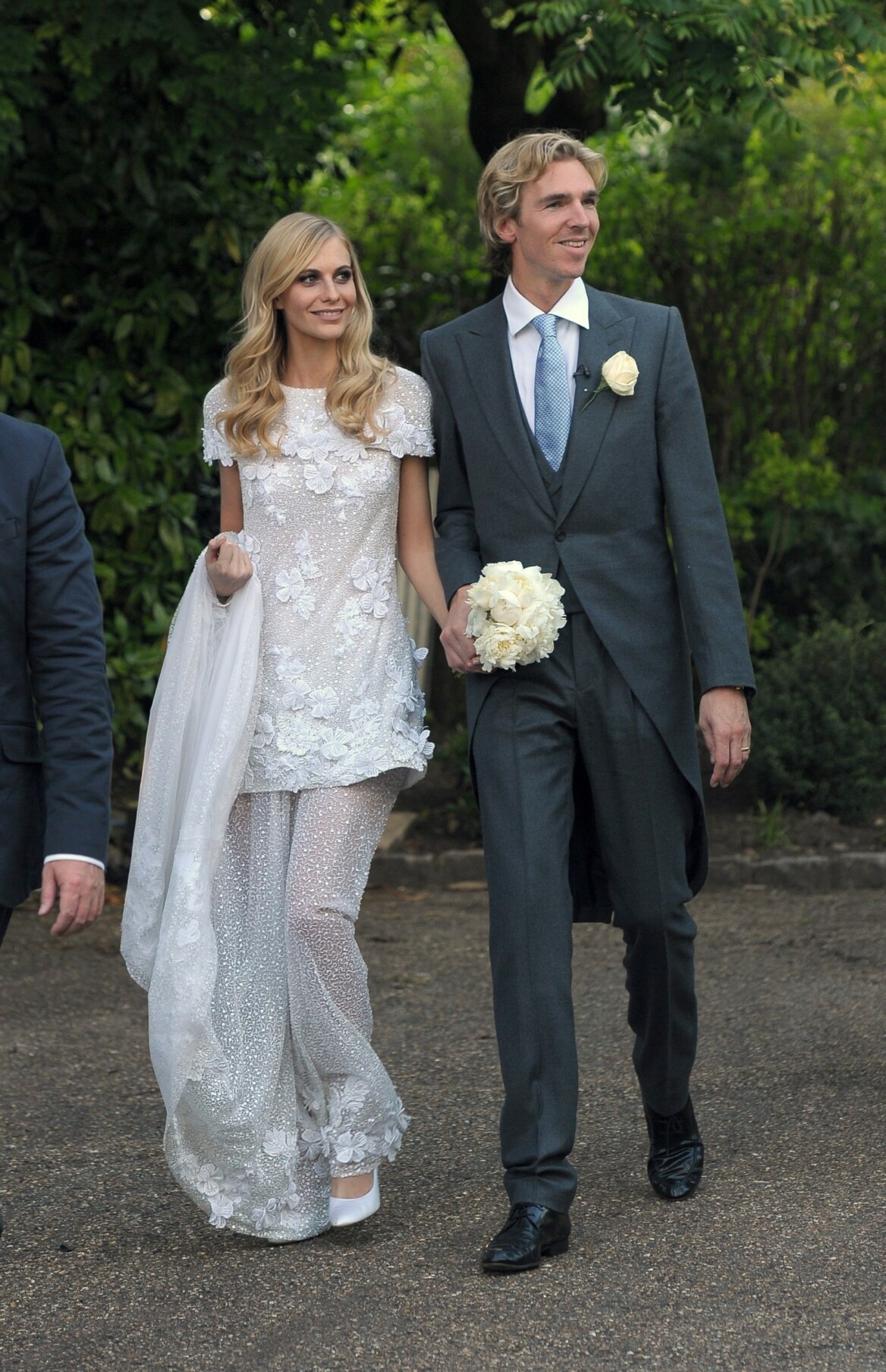 Οι ιστορίες πίσω από τα νυφικά που έγραψαν ιστορία και το τελευταίο προπύργιο του κιτς