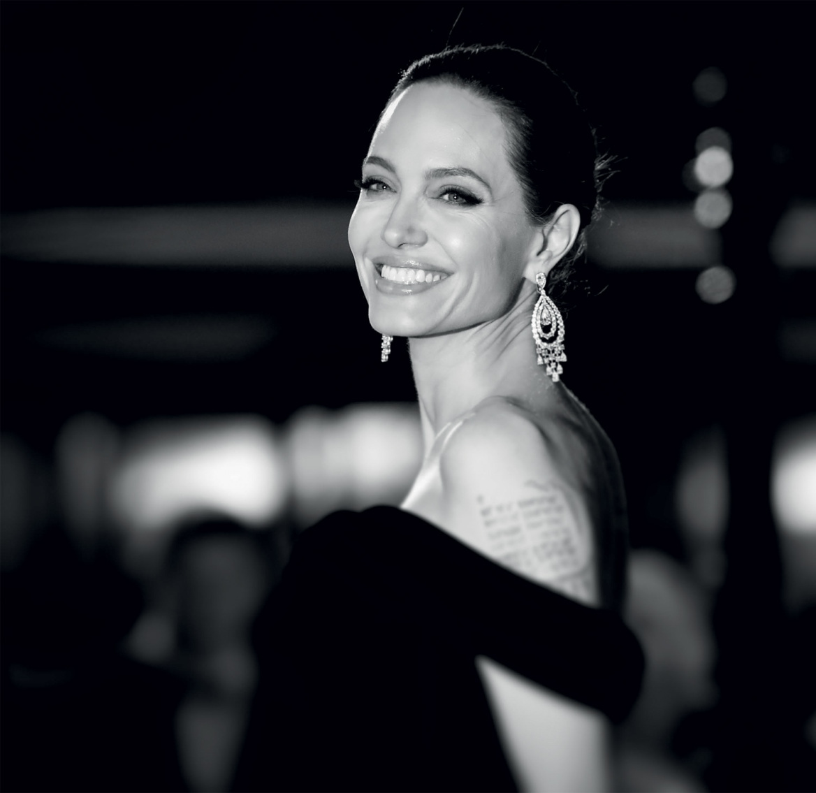 H Αντζελίνα Τζολί προετοιμάζεται για τον ρόλο της ζωής της - Θα ενσαρκώσει τη Μαρία Κάλλας