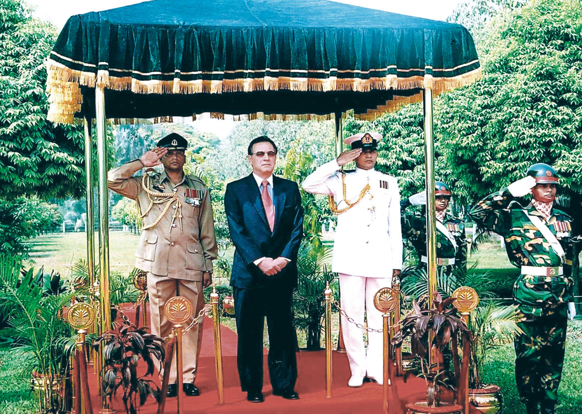 Γιάγκος Οικονομίδης: Ιστορίες διπλωματίας & πολιτικής