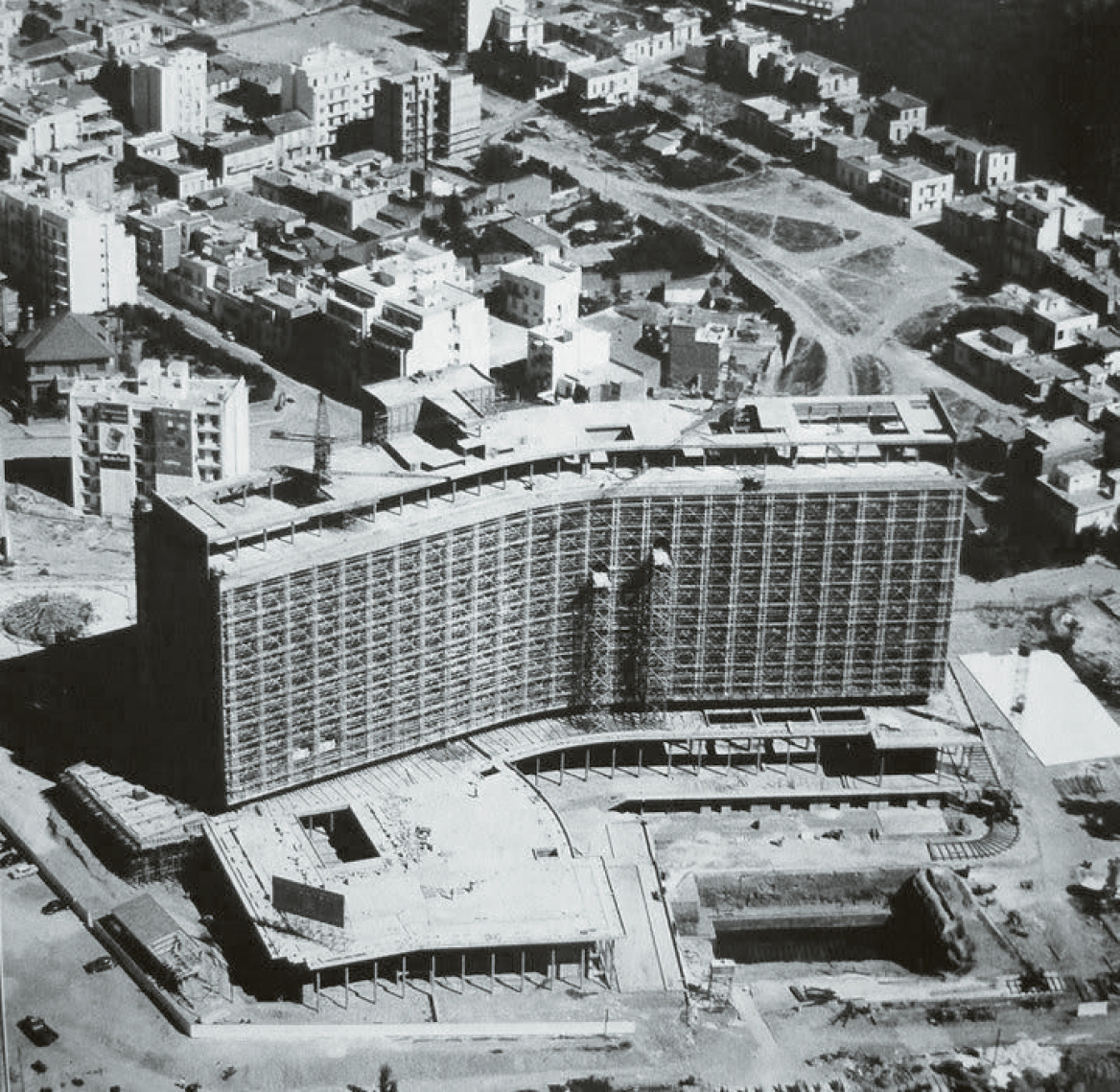 Χίλτον: Αφηγείται την ιστορία του με φωτογραφικά ντοκουμέντα