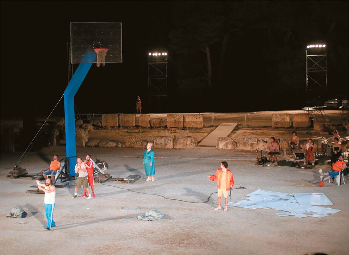 Πόση Κιτσ-οπούλου αντέχει ακόμη η Επίδαυρος; - Παρωδία στο αρχαίο θέατρο