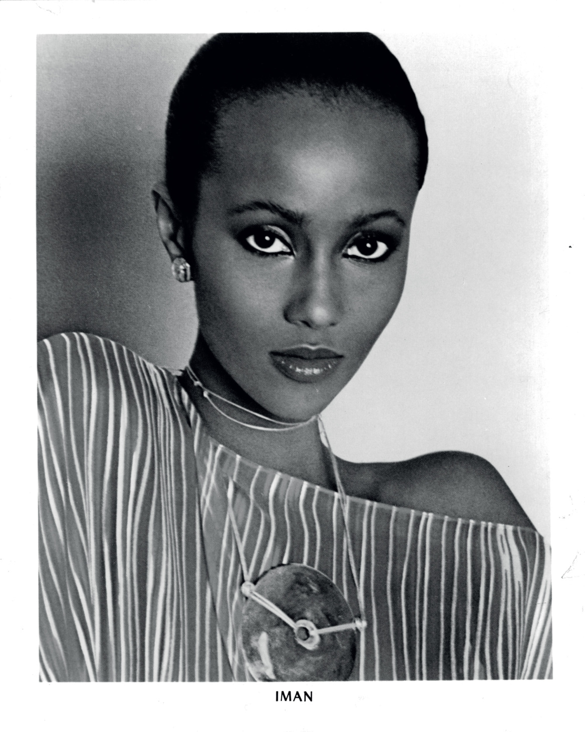 Ιμάν: Από τις πασαρέλες στον ακτιβισμό - Η συναρπαστική ζωή της 68χρονης Σομαλής καλλονής