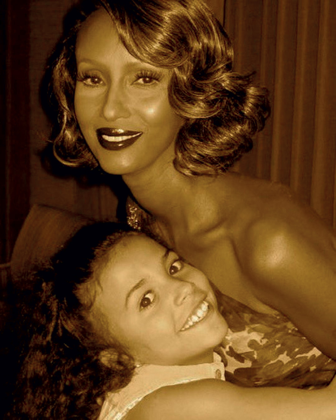 Ιμάν: Από τις πασαρέλες στον ακτιβισμό - Η συναρπαστική ζωή της 68χρονης Σομαλής καλλονής