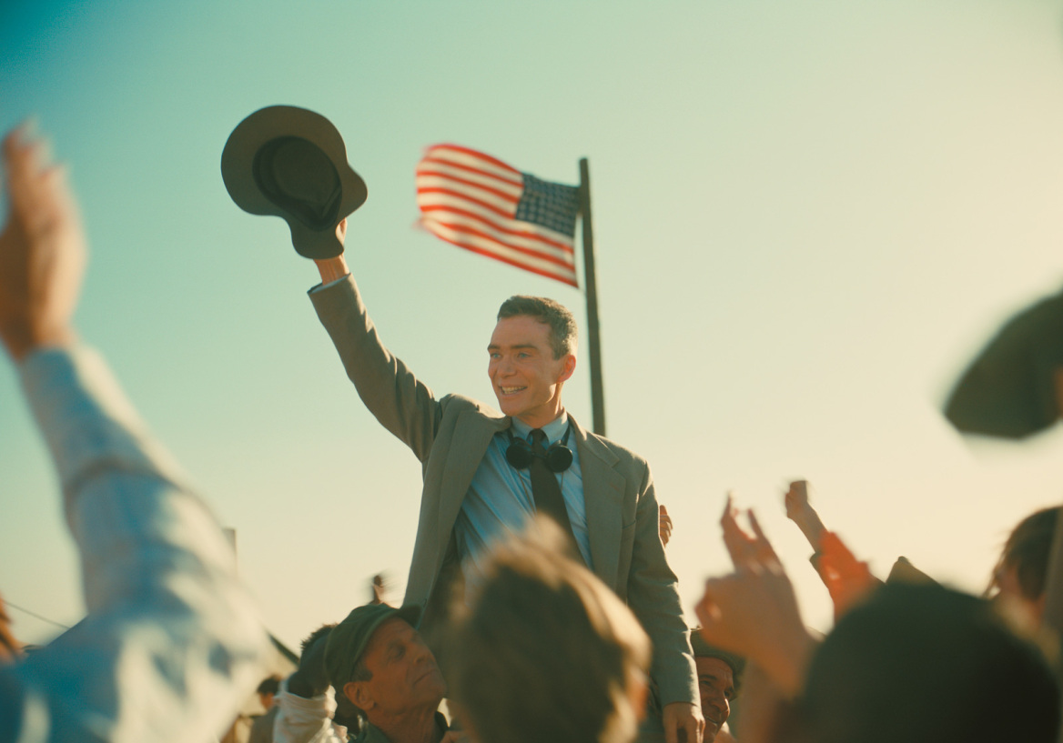 Ρόμπερτ Οπενχάιμερ: Ο δημιουργός  της ατομικής βόμβας έγινε «η ταινία   του 21ου αιώνα»