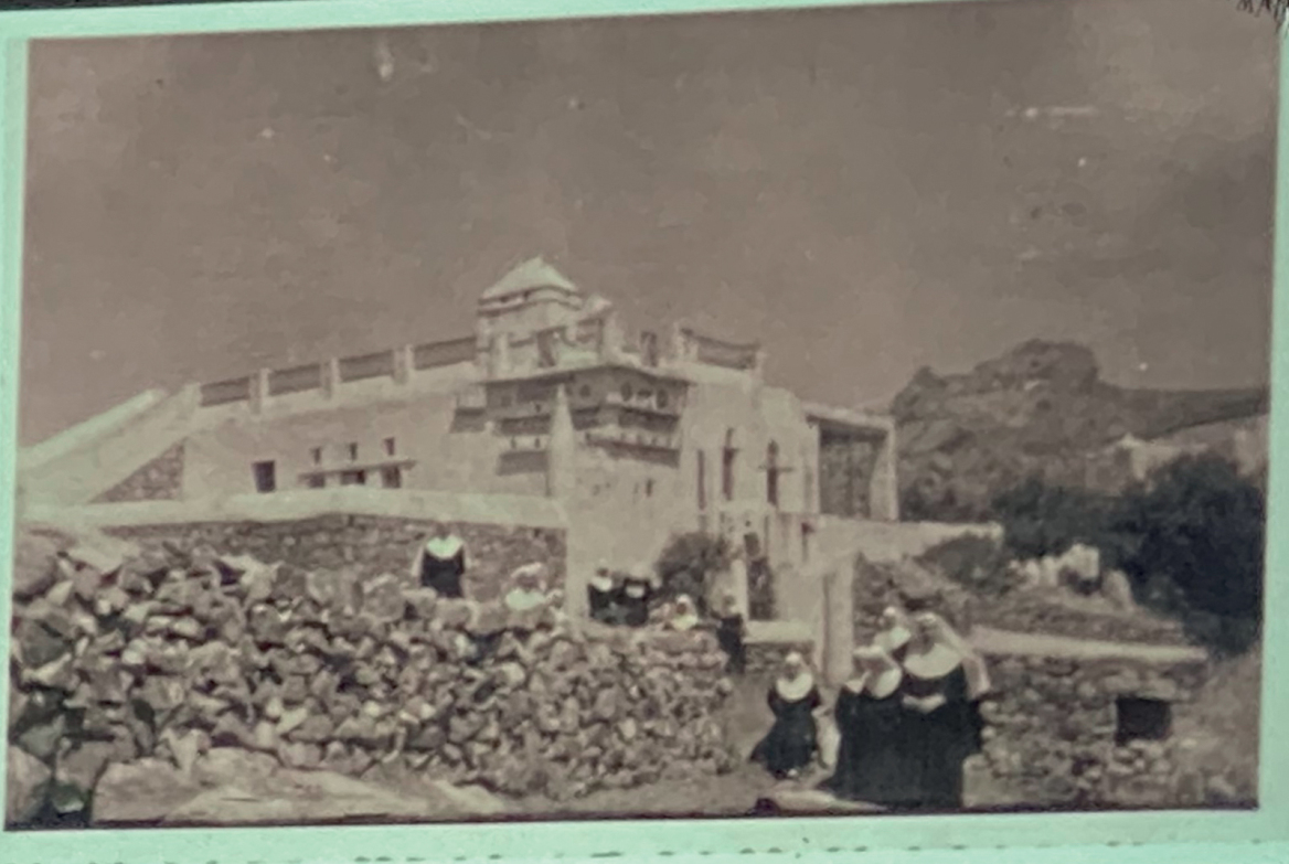 Μάγια Τσόκλη: Μέρες και νύχτες της στην Τήνο