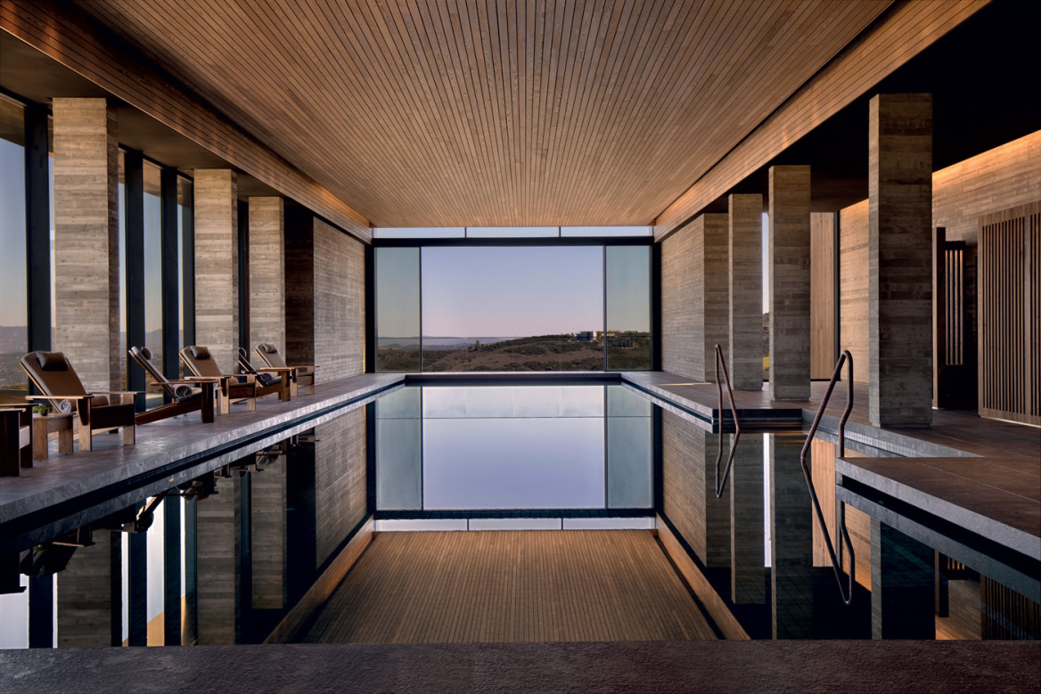 Τζορτζ Ταβέλης, a spa-cial man 