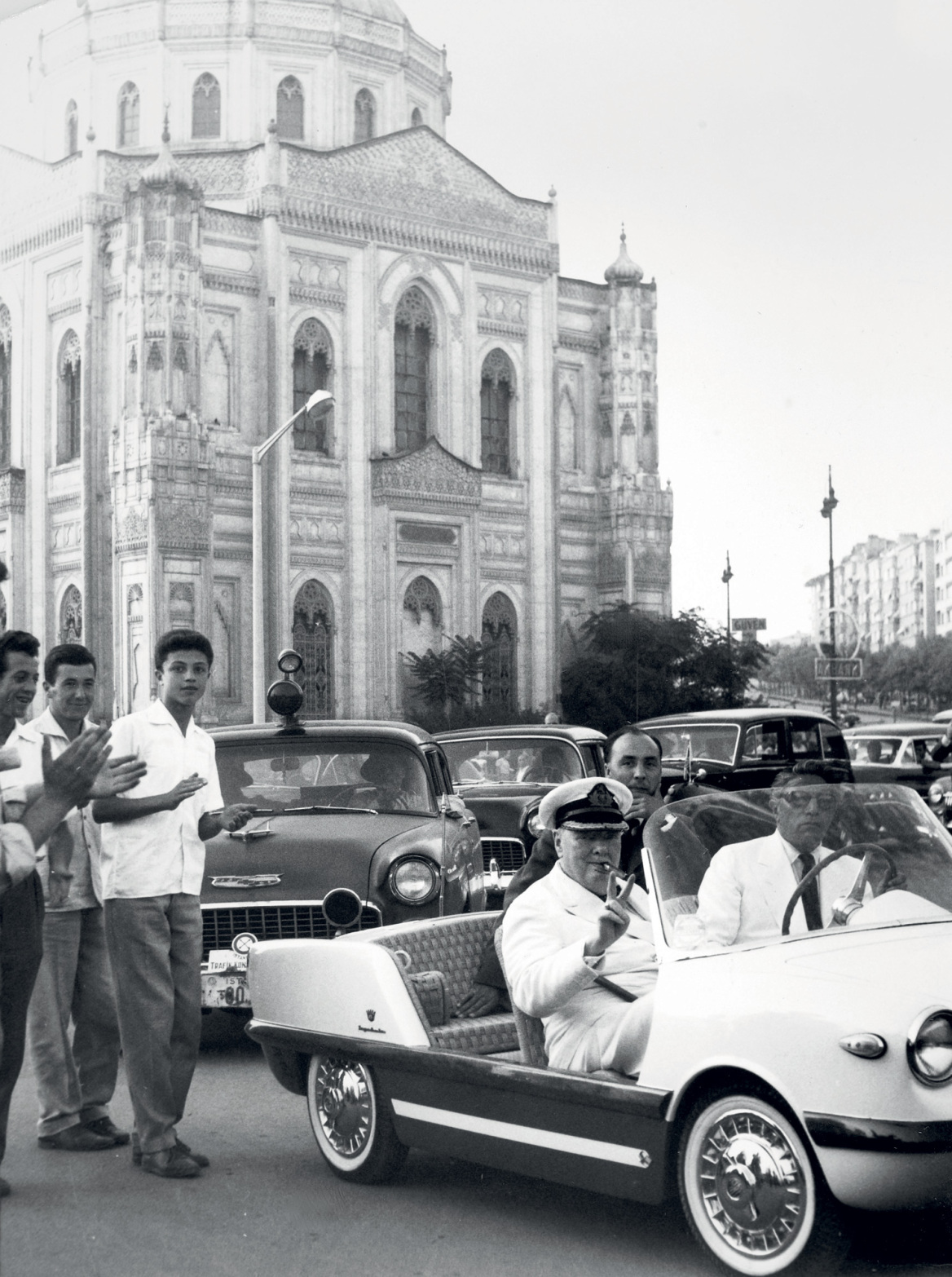 Ο Αριστοτέλης Ωνάσης και τα άγνωστα παιχνίδια με τη CIA και το FBI