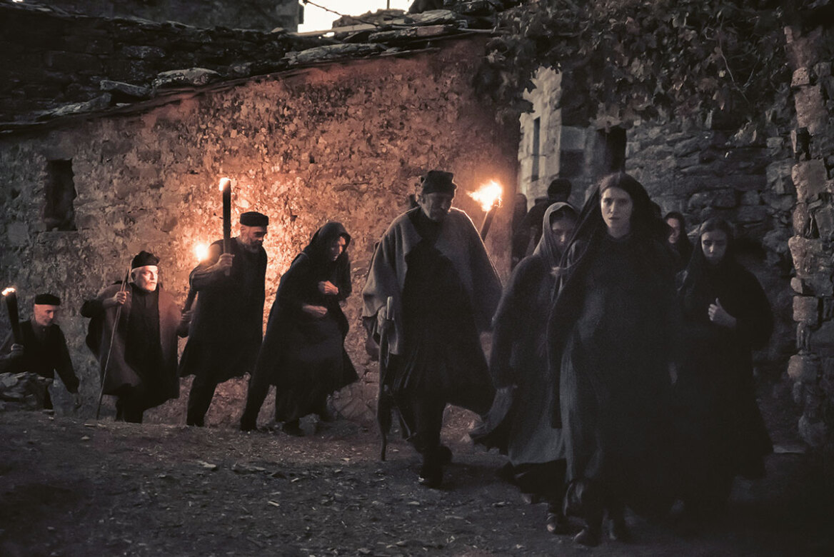 Η Καραμπέτη στον Δανίκα: «Οι μητέρες να μη μεγαλώνουν τα αγόρια τους διαφορετικά από τις κόρες»