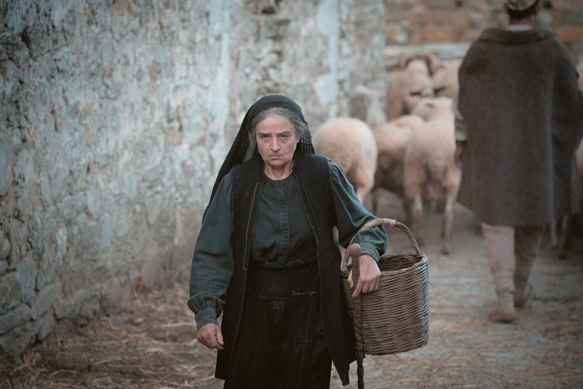 Η Καραμπέτη στον Δανίκα: «Οι μητέρες να μη μεγαλώνουν τα αγόρια τους διαφορετικά από τις κόρες»