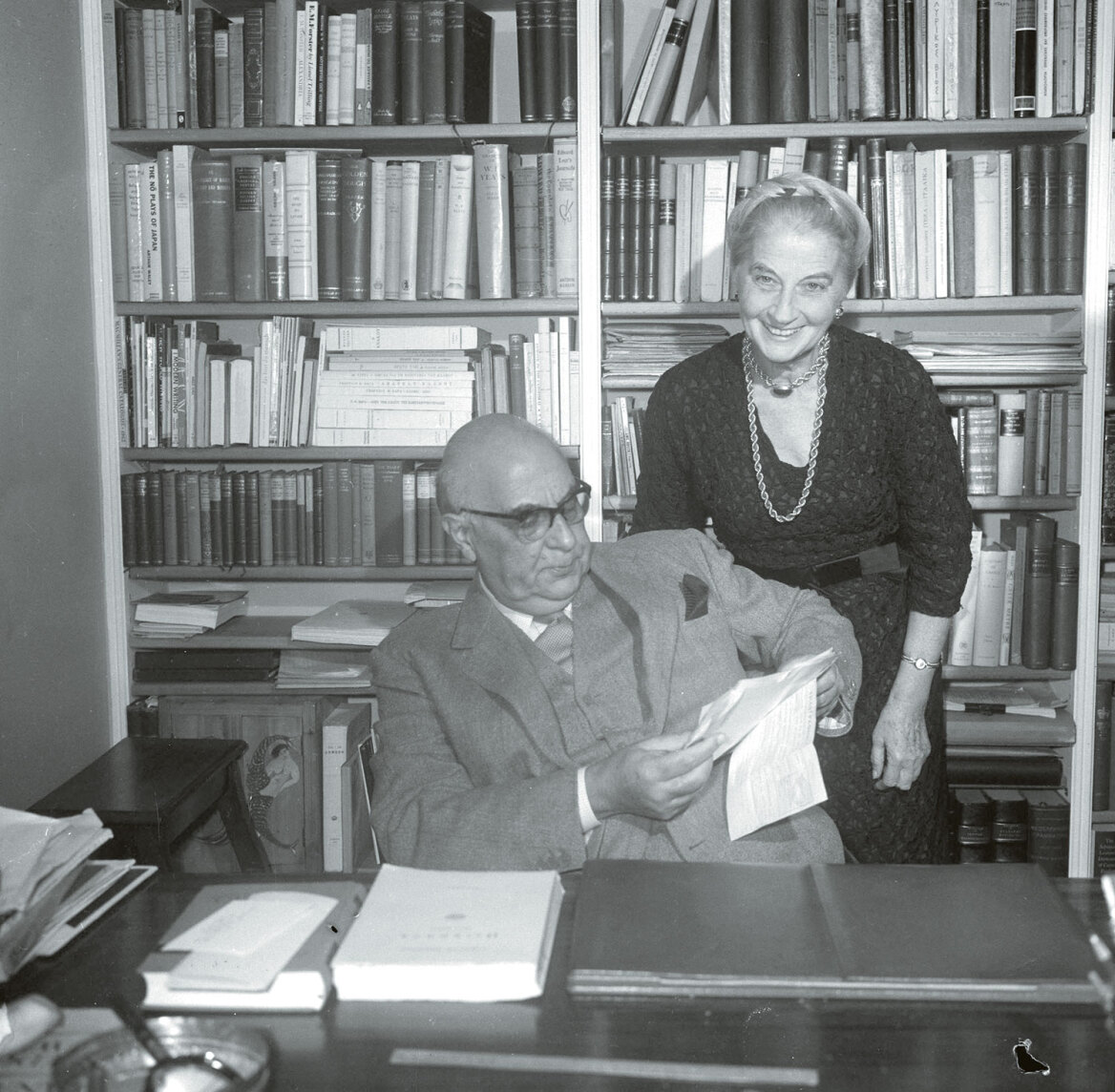 Γιώργος Σεφέρης: Άγνωστες ιστορίες  για το Νόμπελ που μας σήκωσε «λίγο ψηλότερα»