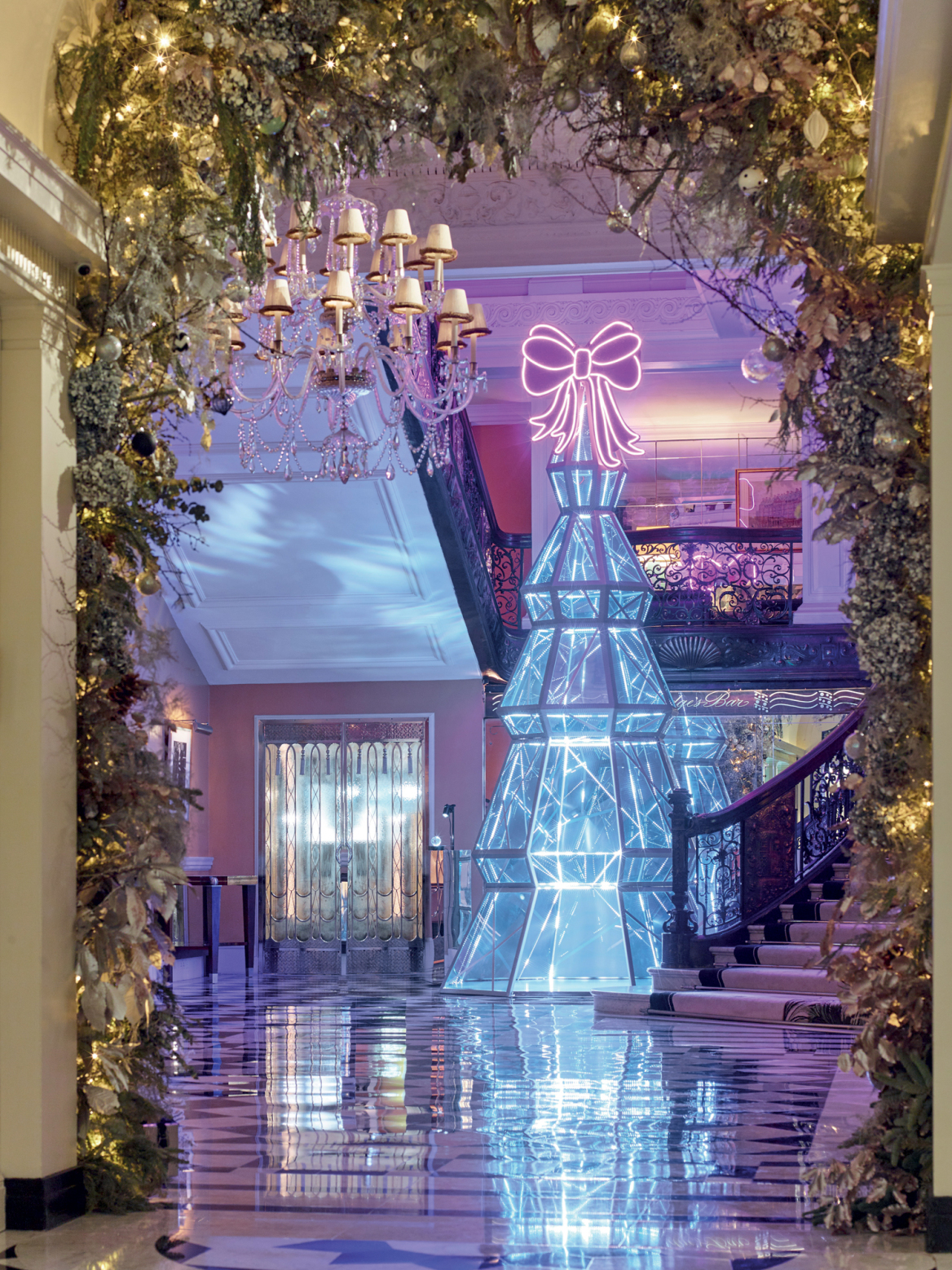 Ποιο είναι το ξενοδοχείο που κάθε χρόνο μεταμορφώνεται στο απόλυτο γιορτινό σκηνικό