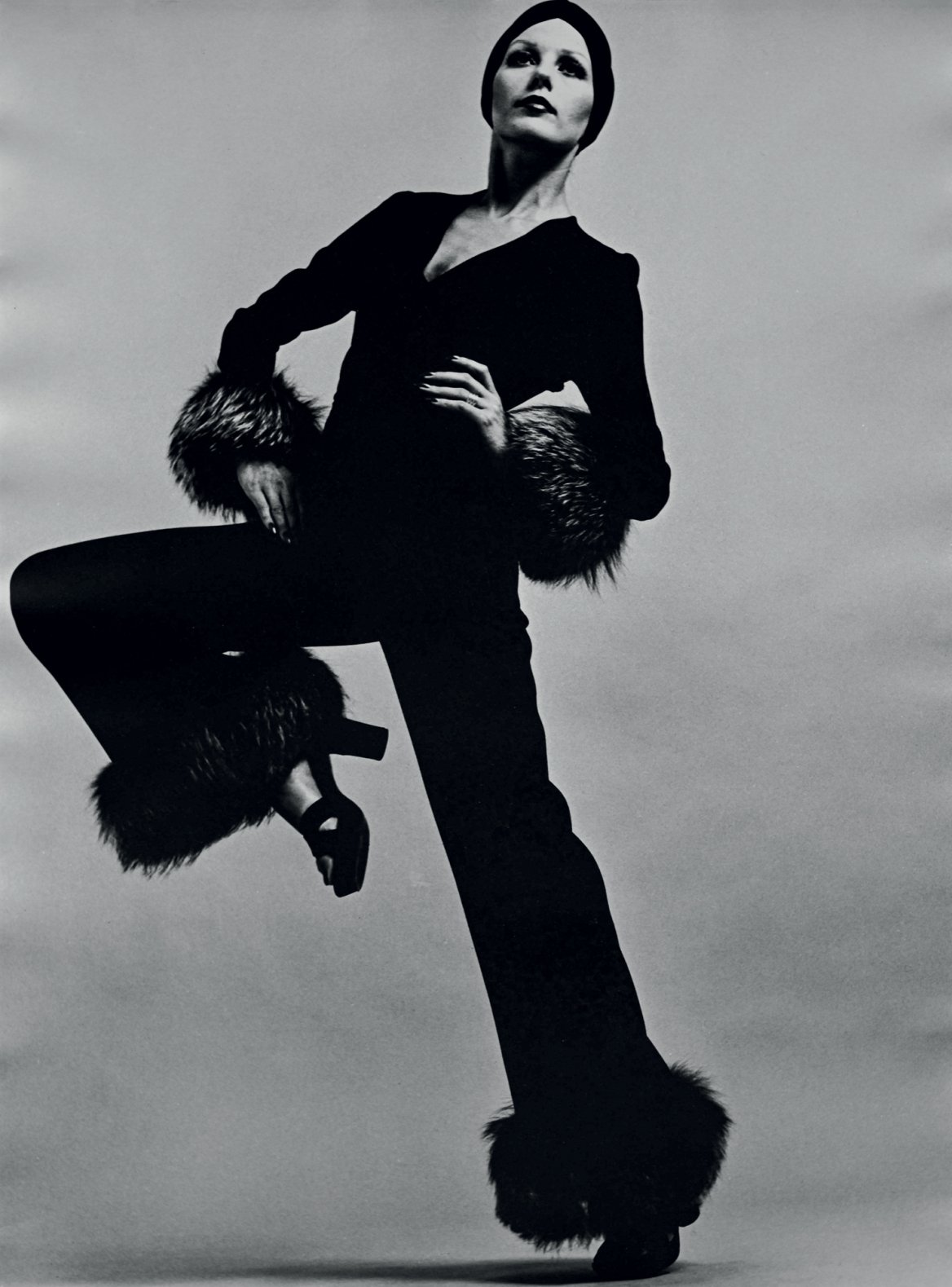 Della Rounick: Συνδυάζει αριστοτεχνικά ζωγραφική και μόδα