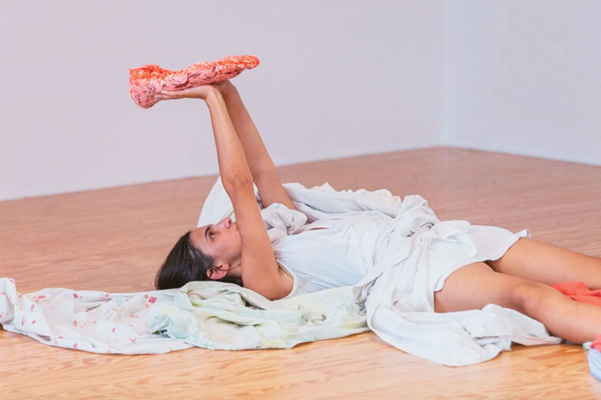 Τέχνη χωρίς όρια: Από το καρπούζι στα παλλόμενα πέη και τη ροζ σημαία