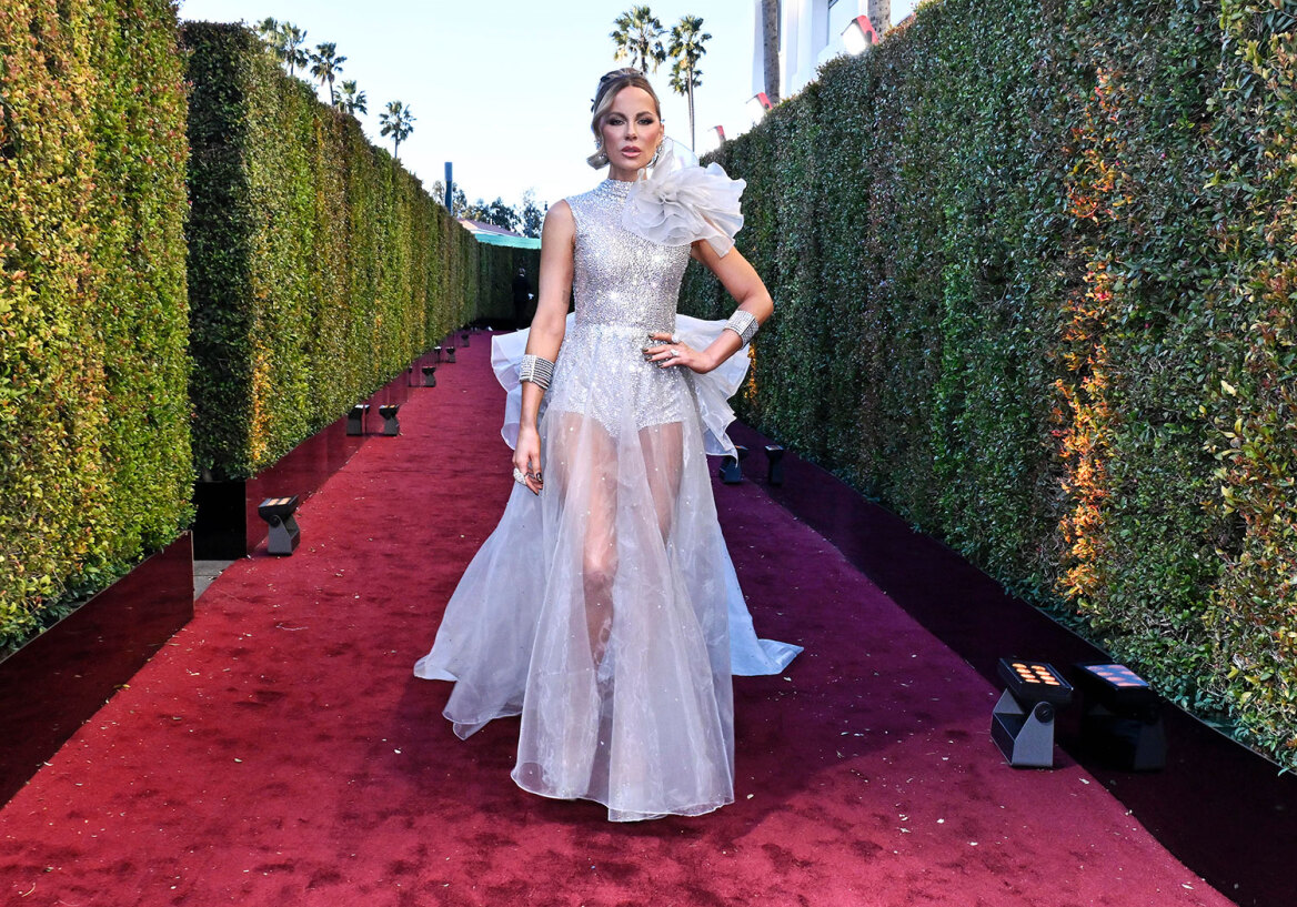 Χρυσές Σφαίρες 2024: Η χλιδή των ρούχων συναγωνιζόταν τη λάμψη των σταρ που τα φορούσαν