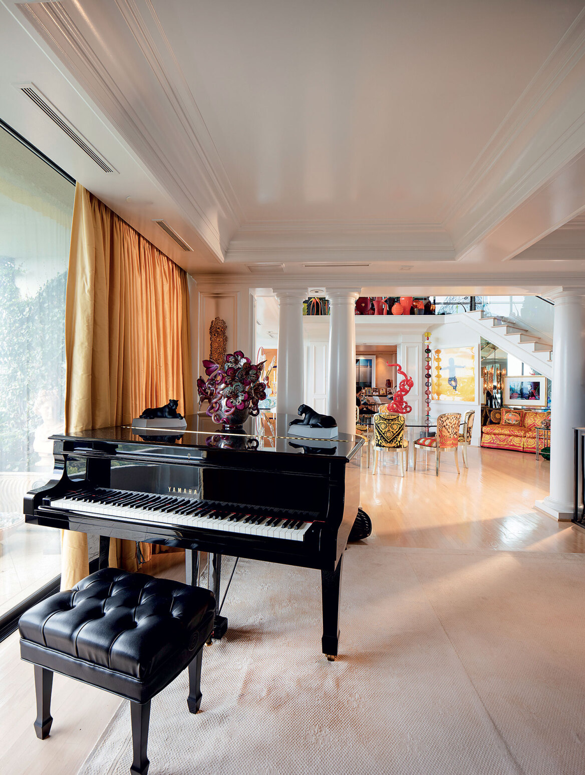 Ο Έλτον Τζον βγάζει σε δημοπρασία 900 έργα τέχνης και προσωπικά του αντικείμενα, προκαλώντας φρενίτιδα σε συλλέκτες και φαν