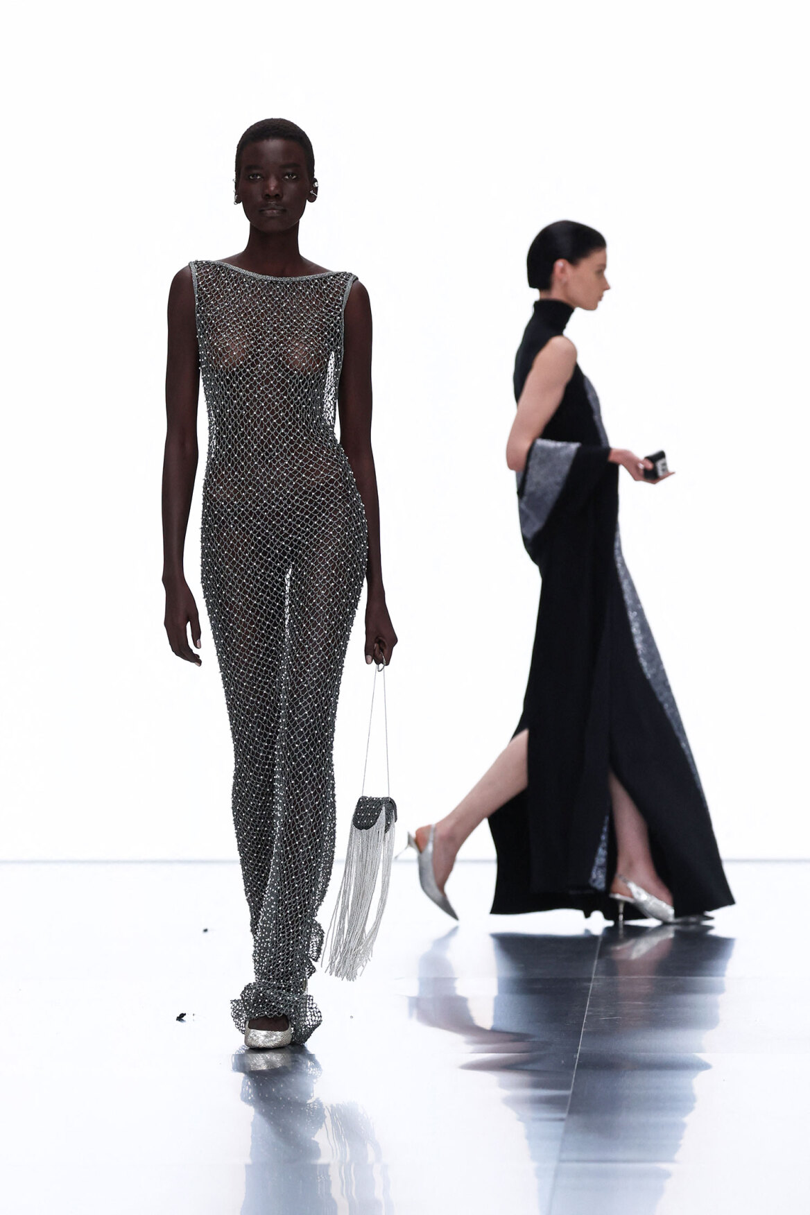 Paris Haute Couture 2024: Η extravaganza της μόδας