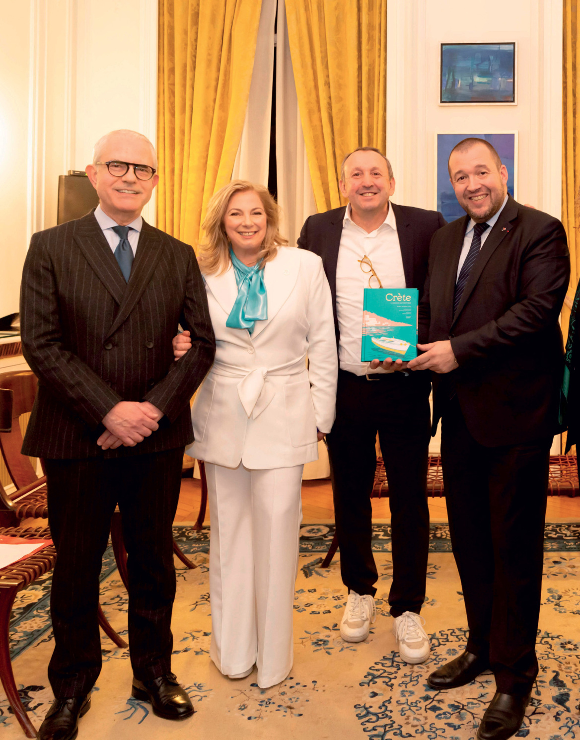 Παρίσι-Αθήνα ένα τραπέζι δρόμος για την Ντίνα Νικολάου  