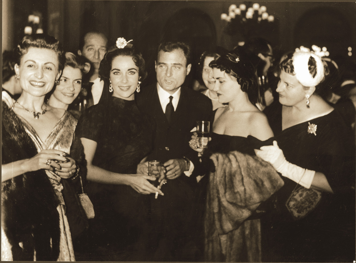 Hotel Grande Bretagne: Ιστορίες αστικής αίγλης