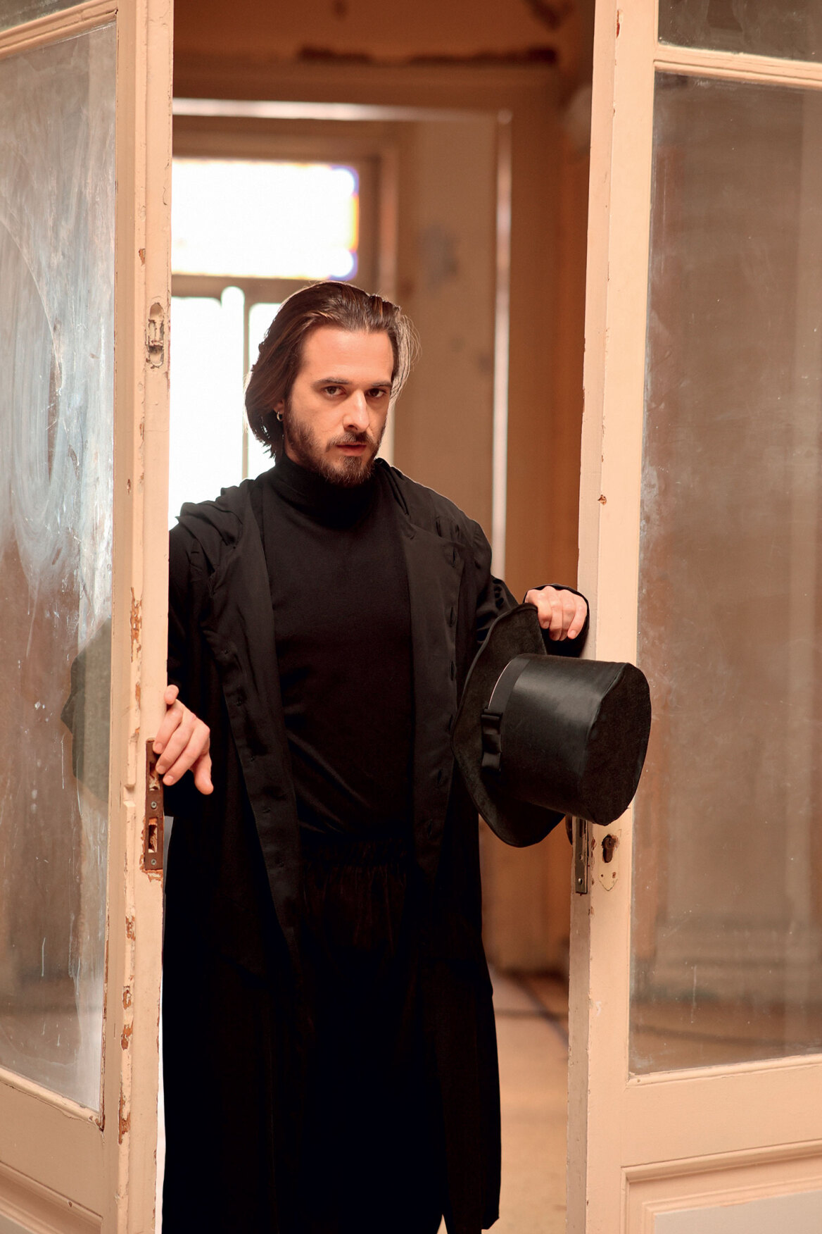 Βασίλης Μαγουλιώτης: Έρχεται με φόρα να κατακτήσει το θεατρικό σανίδι