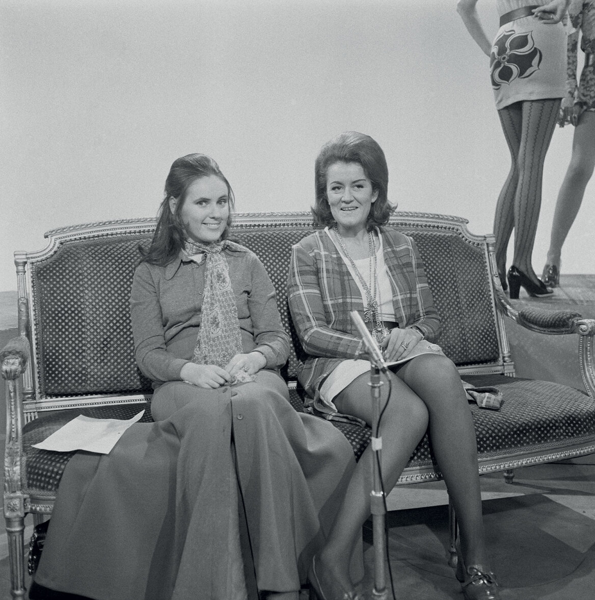 Menkes: Η καυστική πένα της μόδας