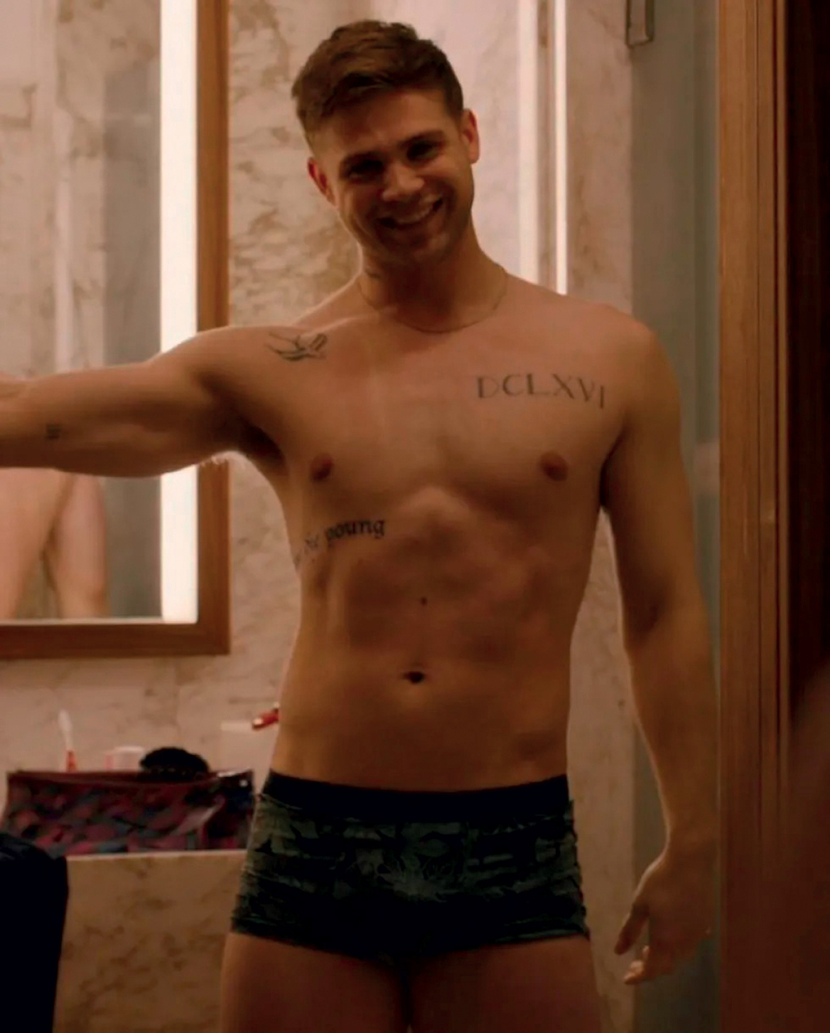 Λίο Γούνταλ: Ο «Μπραντ Πιτ της Αγγλίας» κάνει θραύση στο Netflix