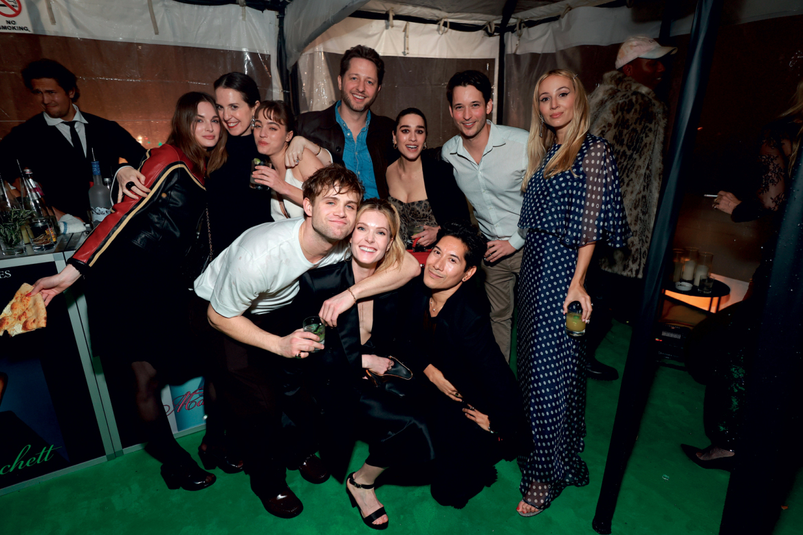 Λίο Γούνταλ: Ο «Μπραντ Πιτ της Αγγλίας» κάνει θραύση στο Netflix