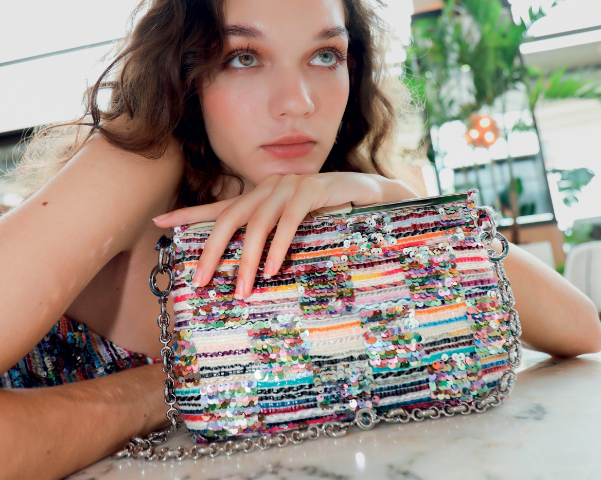 Kooreloo: Οι ελληνικές τσάντες στη βιτρίνα του Saks