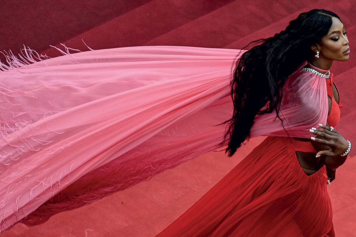 Ναόμι Κάμπελ: Tο Mουσείο Victoria & Albert την τιμά με μια έκθεση-ωδή στα έργα και τις ημέρες της