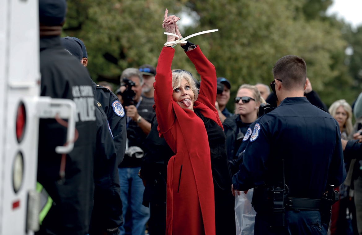 Τζέιν Φόντα, η αιώνια έφηβη που δεν το βάζει ποτέ κάτω